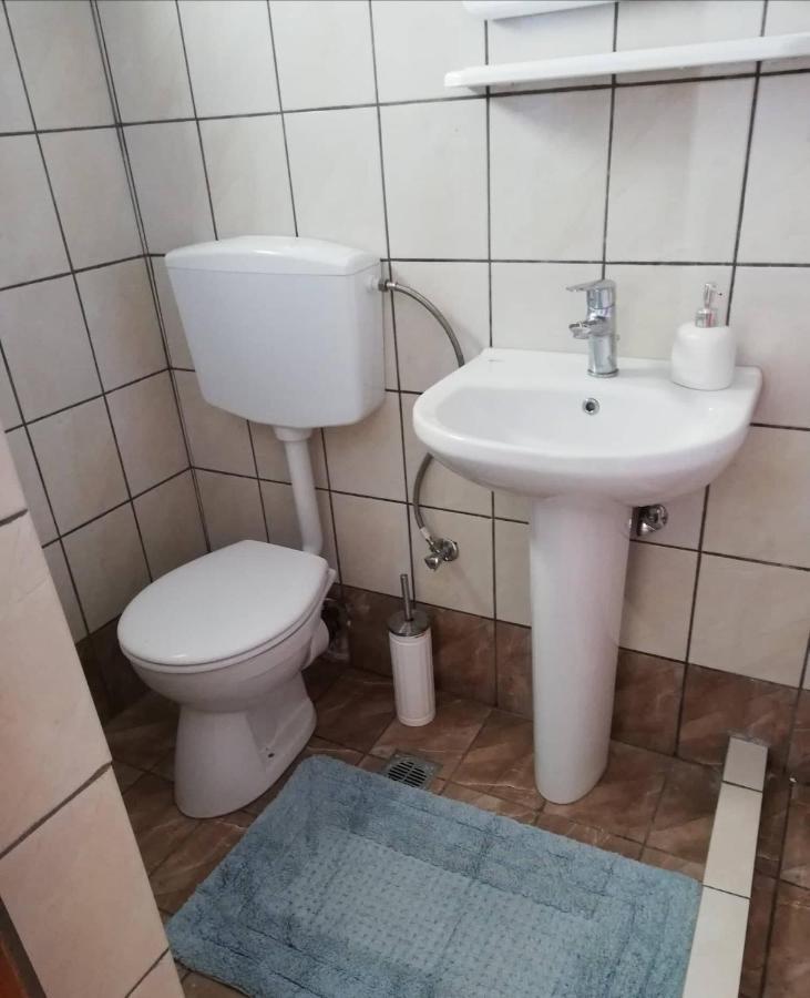 Apelati Hotell Keri Exteriör bild